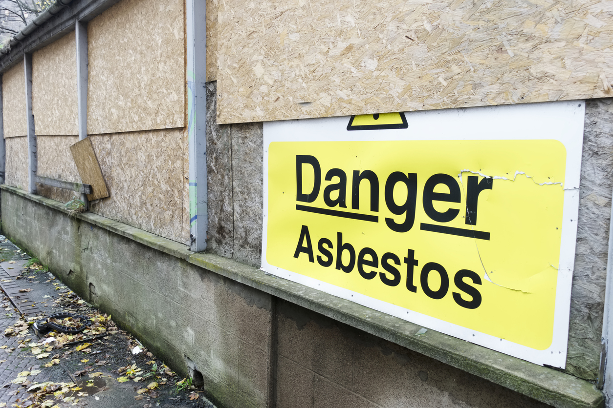 Danger asbestos sign