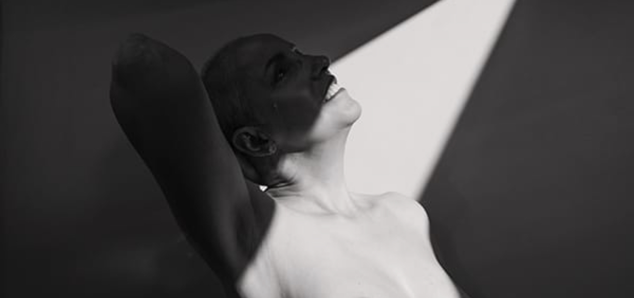 Olivia Nolan picture in black and white